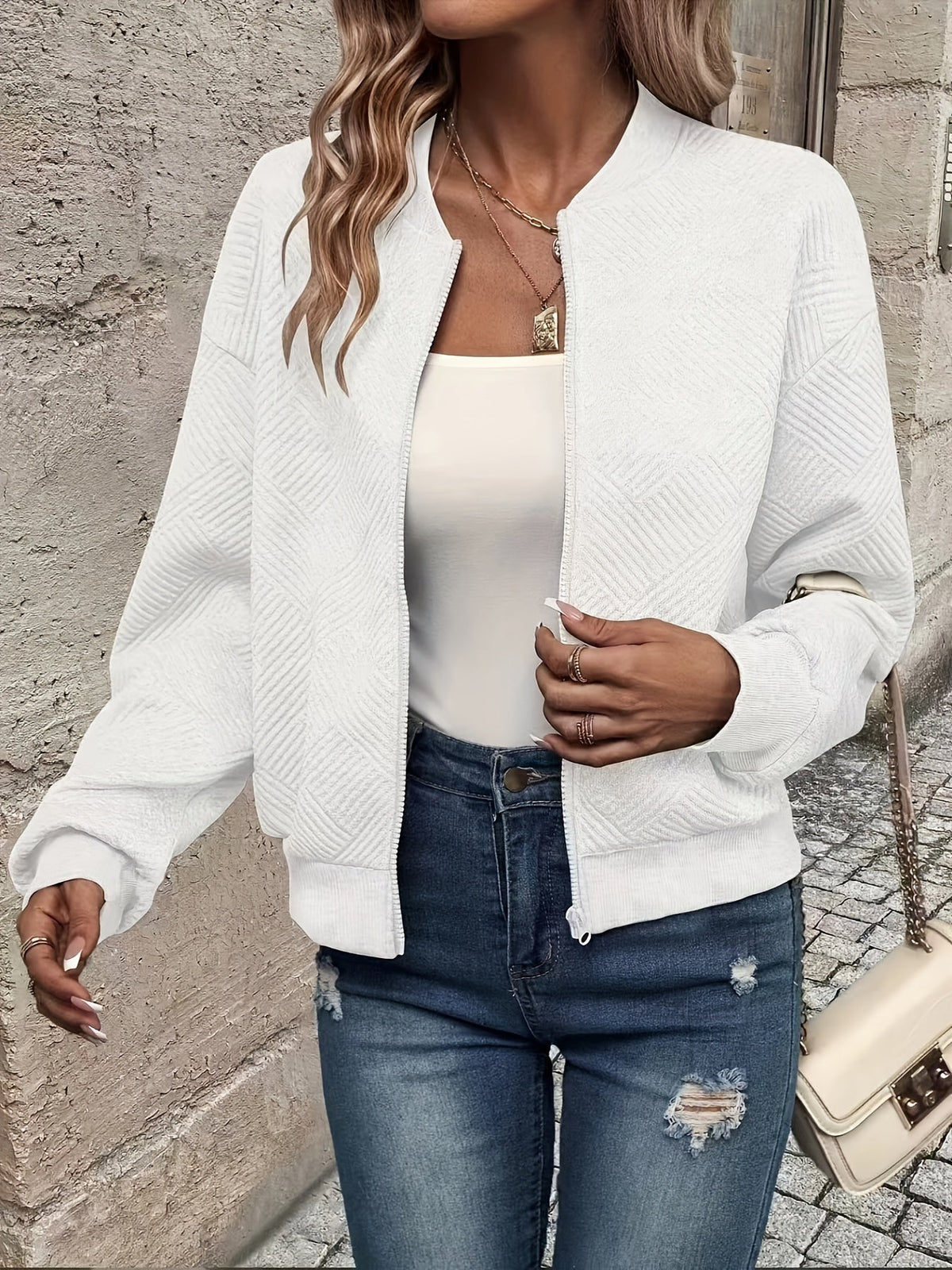 Priya - Veste Élégante Texturée Zippée