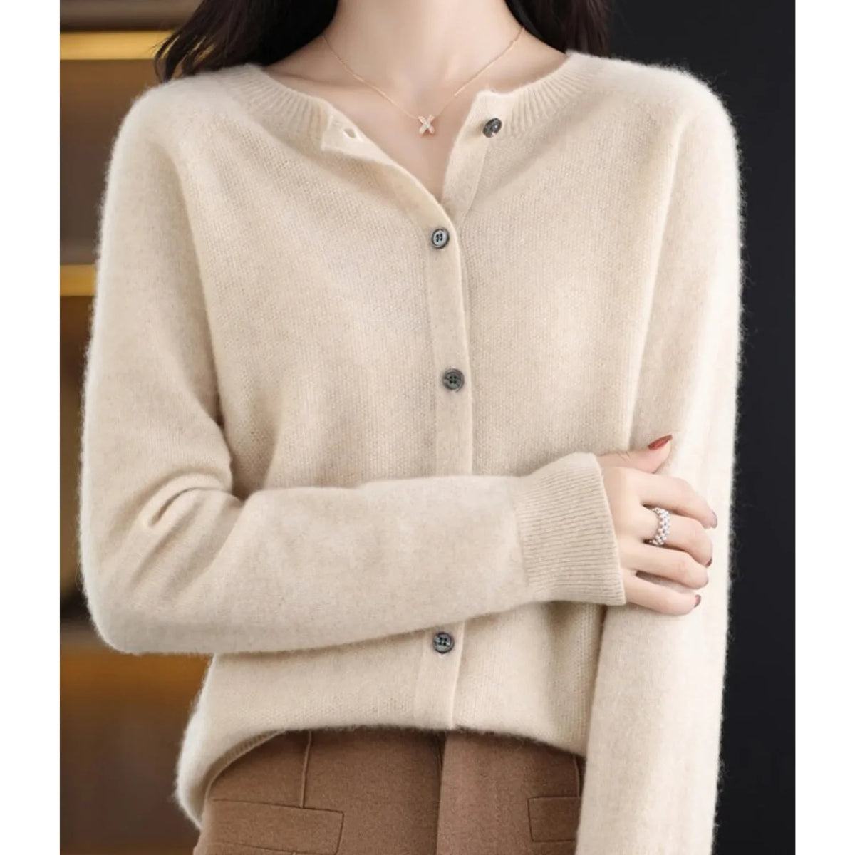 Delphine - Gilet Élégant Maille Boutonné