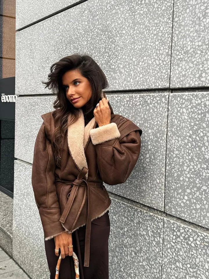 Élodie – Veste Courte Et Moderne Pour Femmes Avec Une Allure Raffinée