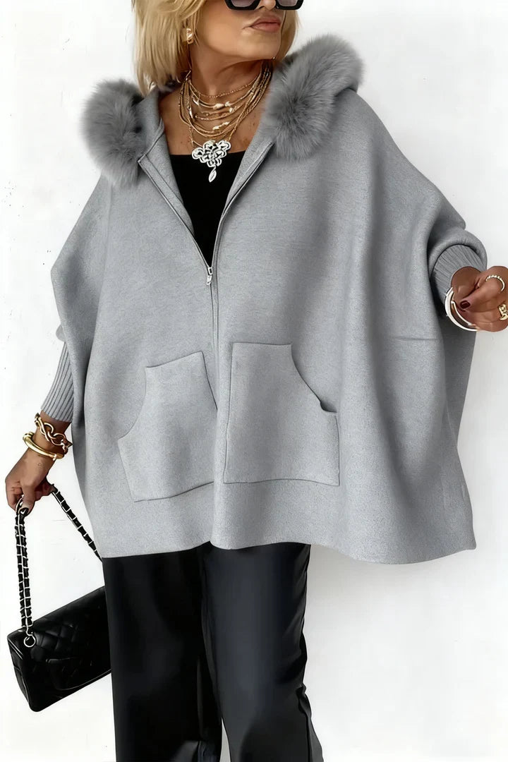 Isabelle - Veste Stylée Courte Fourrée à Capuche