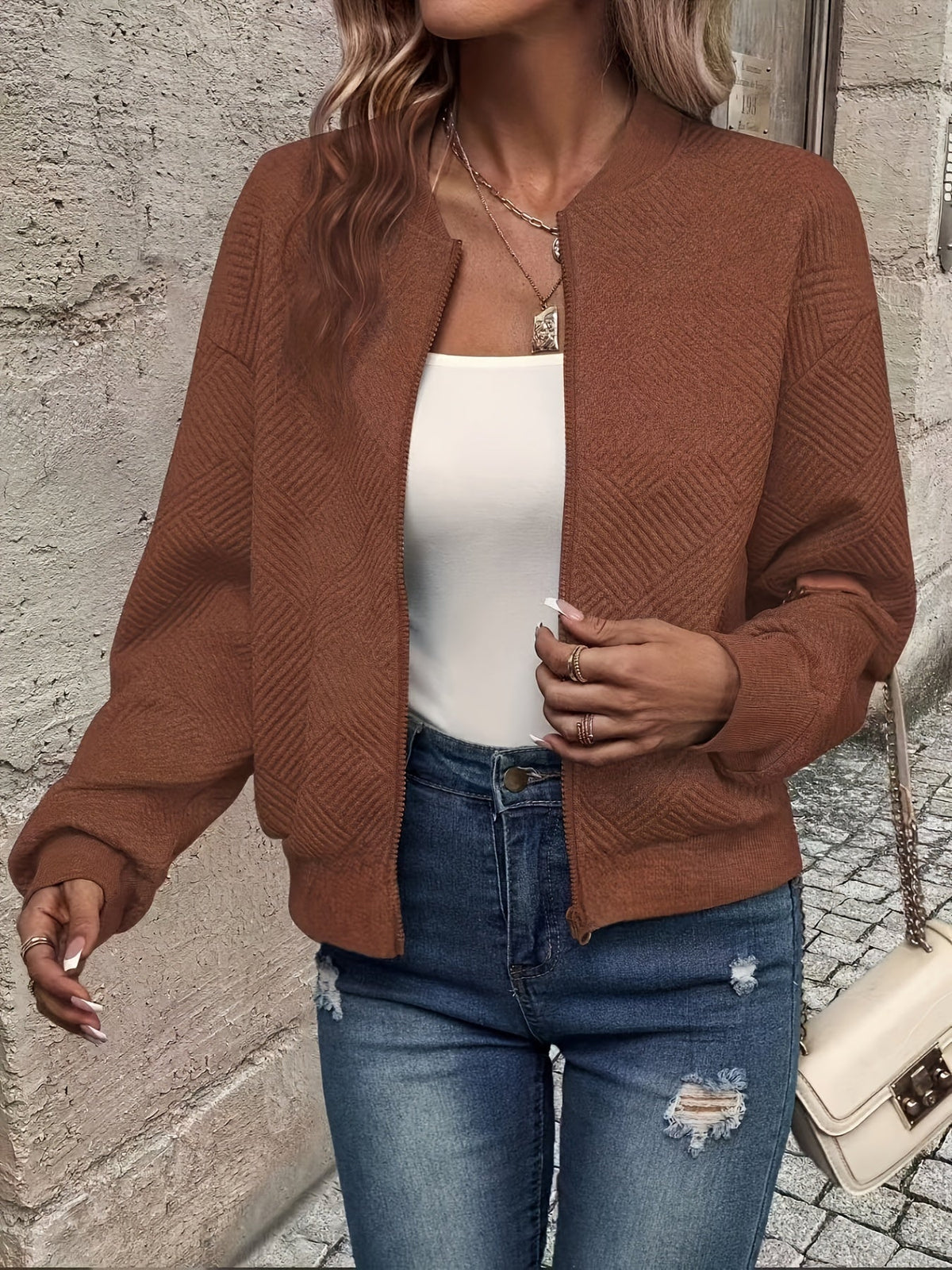 Priya - Veste Élégante Texturée Zippée