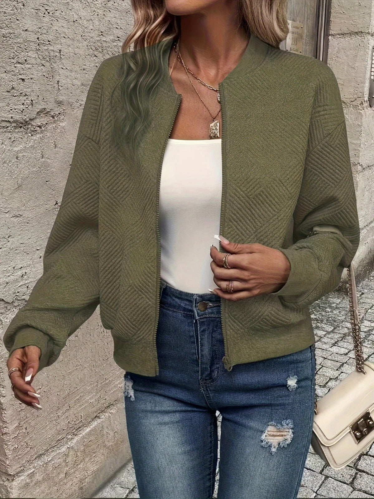 Priya - Veste Élégante Texturée Zippée