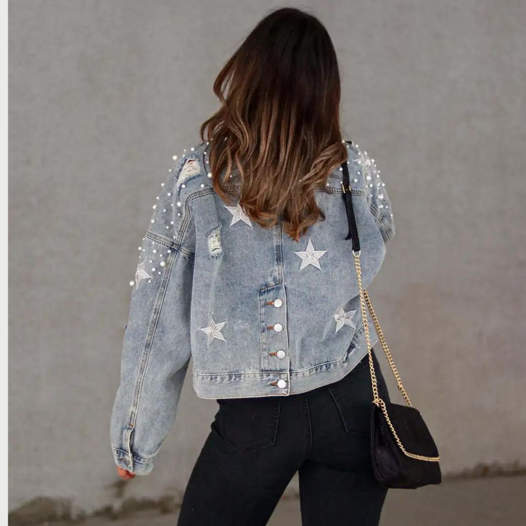 Clara – Veste avec perles et détails étoilés pour un look festif