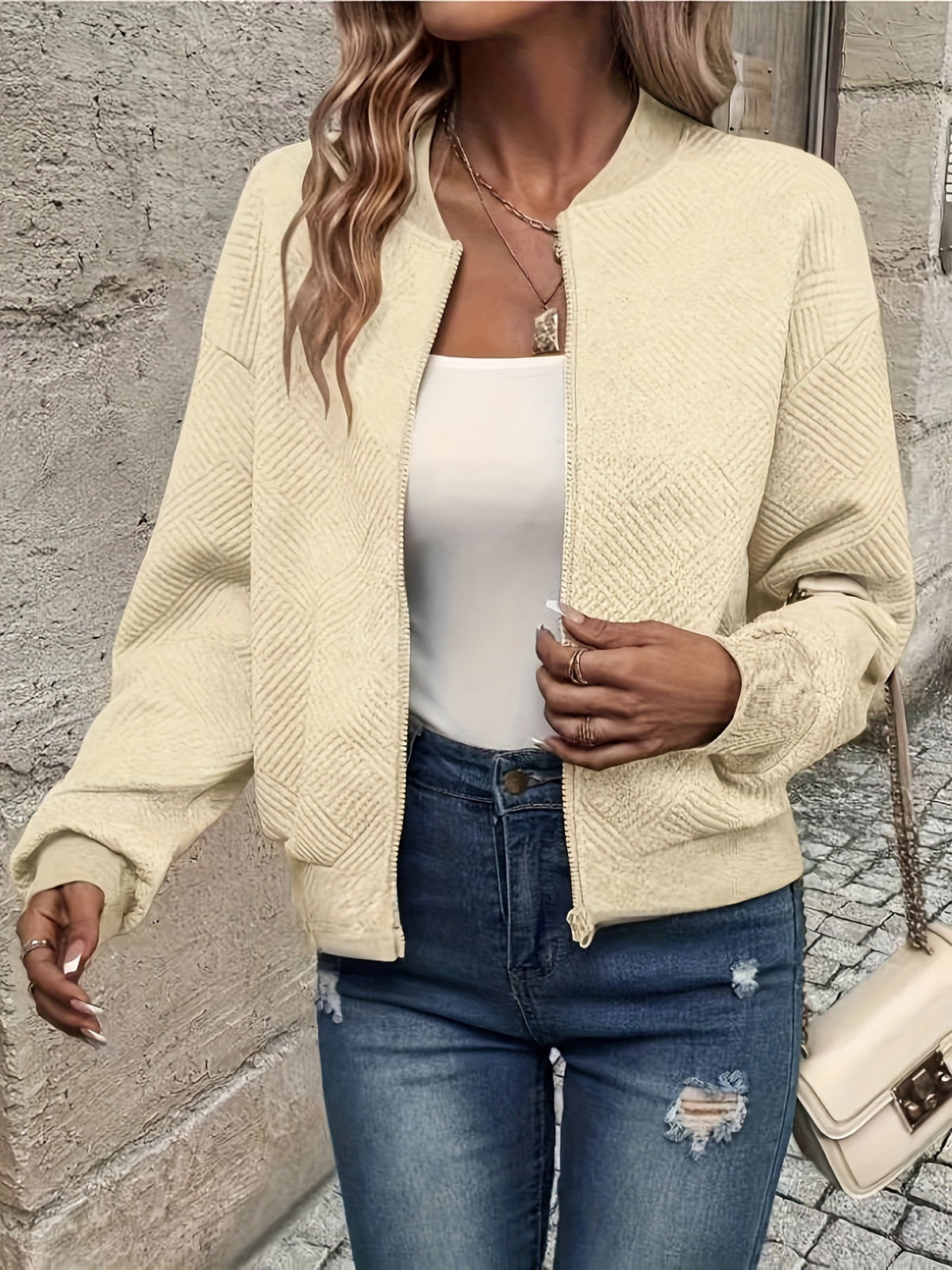 Priya - Veste Élégante Texturée Zippée