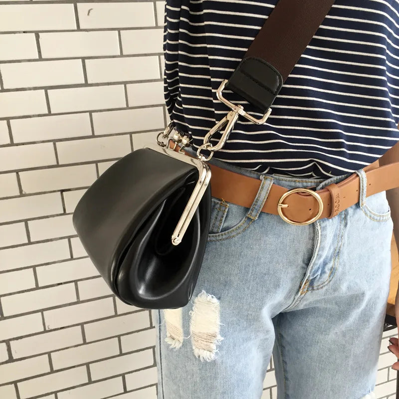 Rosalie – Sac bandoulière avec fermeture en forme de lèvres pour un look raffiné