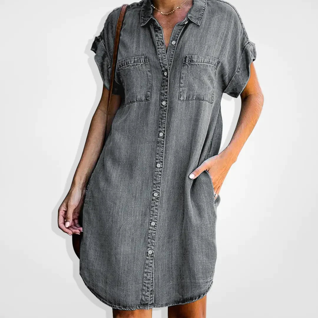 Viviane – Robe en denim décontractée avec une touche moderne