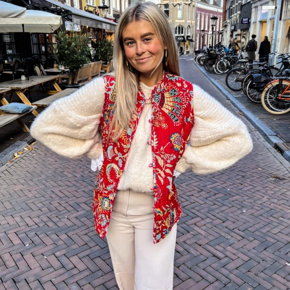 Mathilde – Cardigan sans manches à fleurs