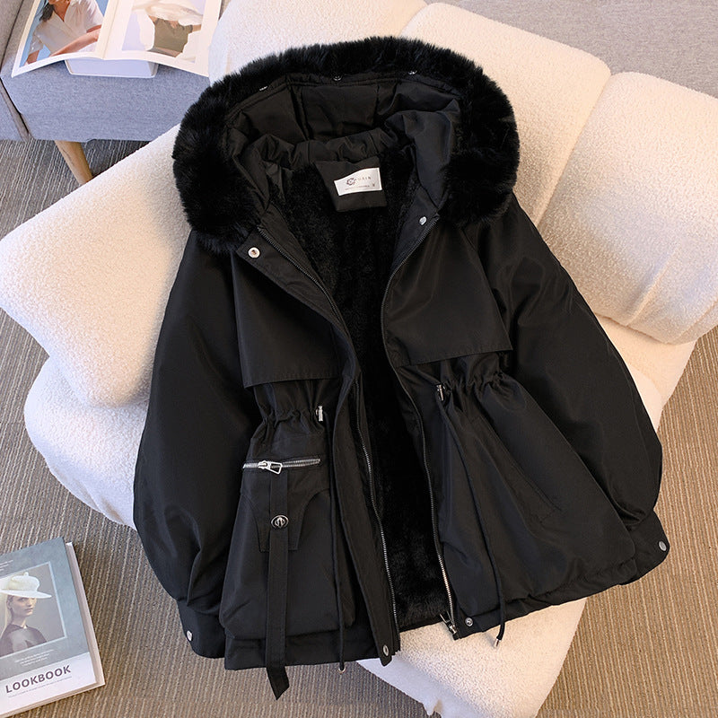 Parka d'hiver pour femme en noir avec col en fourrure et fermeture éclair"