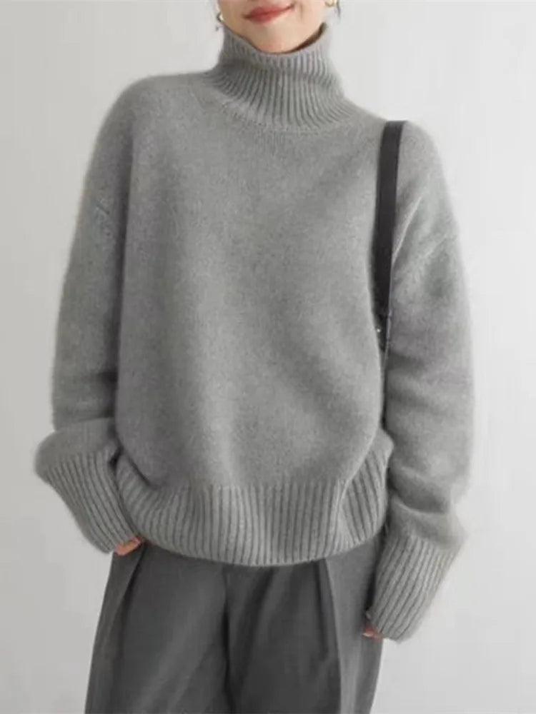 Pull gris classique à col roulé pour femme, tenue confortable et élégante